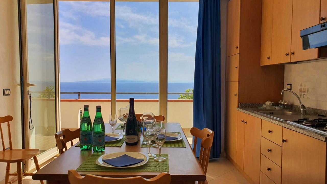Naturamare Apartments - Piscina Idromassaggio Con Vista Mare Aperta Fino Alle Ore 22-00 カーポ・ヴァチカーノ エクステリア 写真