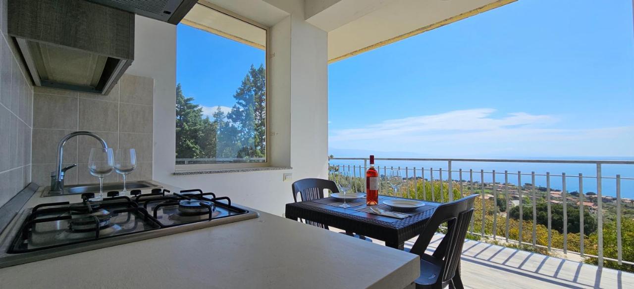 Naturamare Apartments - Piscina Idromassaggio Con Vista Mare Aperta Fino Alle Ore 22-00 カーポ・ヴァチカーノ エクステリア 写真
