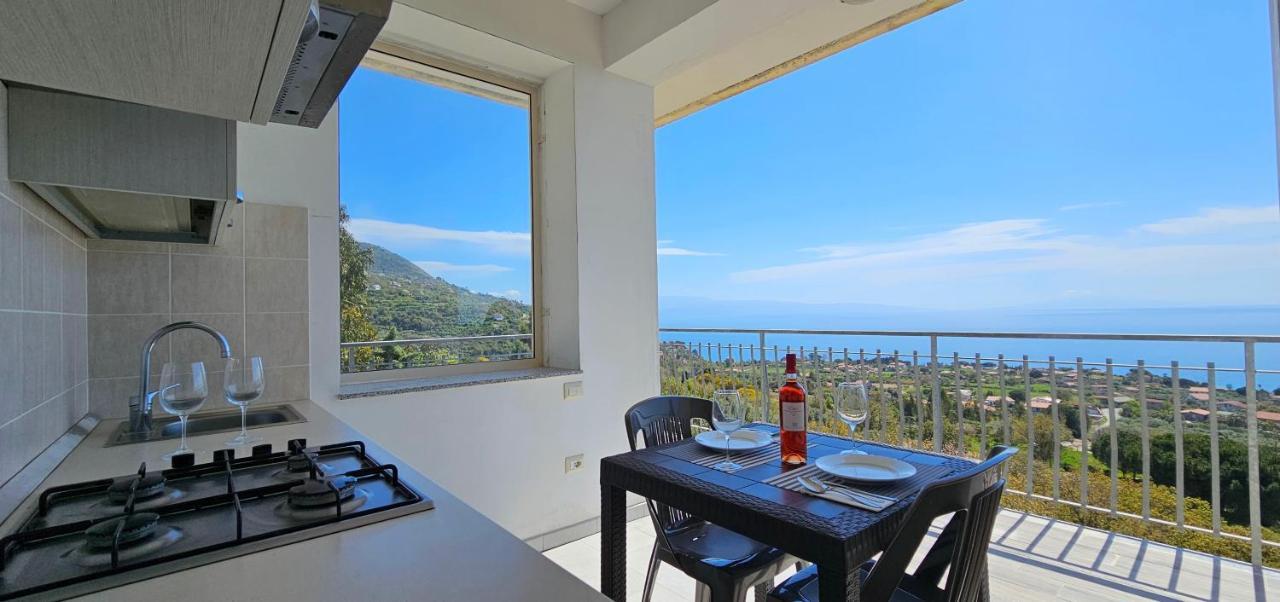 Naturamare Apartments - Piscina Idromassaggio Con Vista Mare Aperta Fino Alle Ore 22-00 カーポ・ヴァチカーノ エクステリア 写真