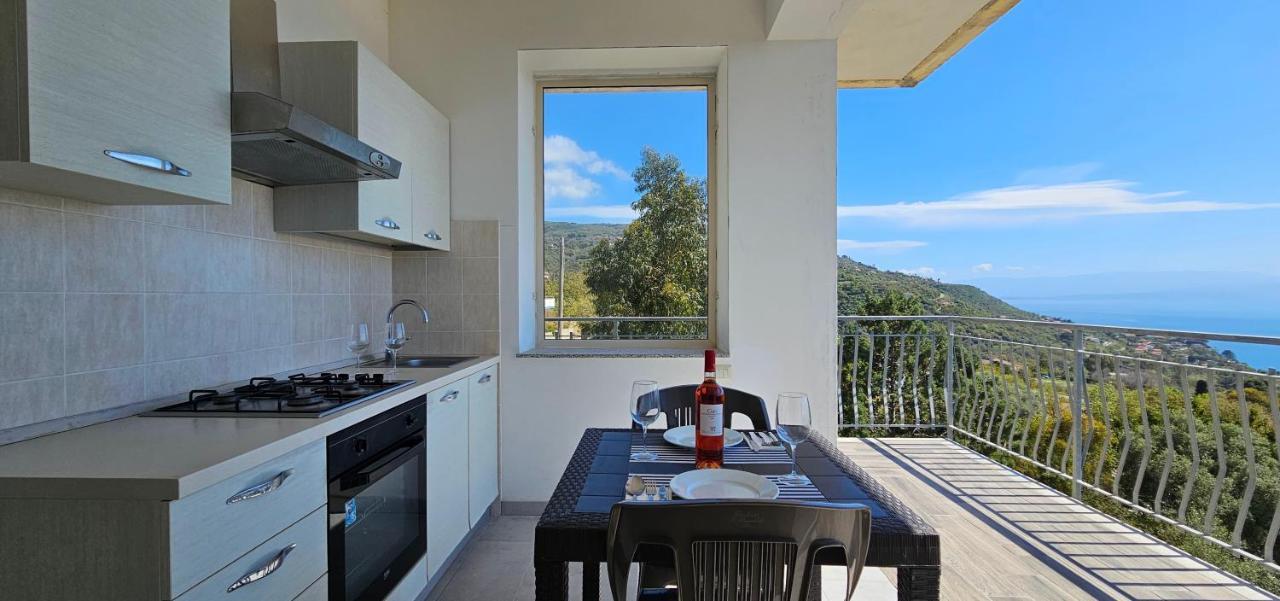 Naturamare Apartments - Piscina Idromassaggio Con Vista Mare Aperta Fino Alle Ore 22-00 カーポ・ヴァチカーノ エクステリア 写真