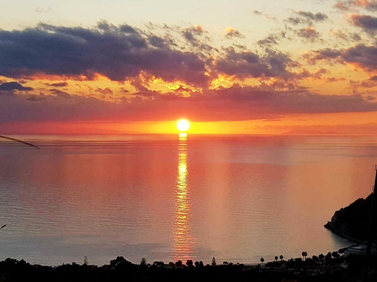 Naturamare Apartments - Piscina Idromassaggio Con Vista Mare Aperta Fino Alle Ore 22-00 カーポ・ヴァチカーノ エクステリア 写真